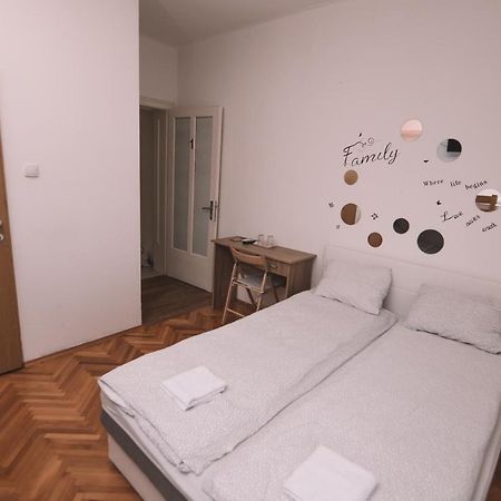 De Lux Apartment & Rooms Emilia Banja Luka Exteriör bild