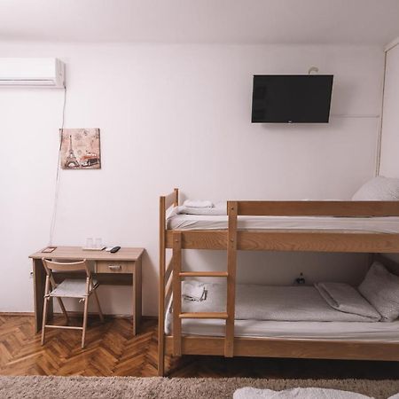 De Lux Apartment & Rooms Emilia Banja Luka Exteriör bild