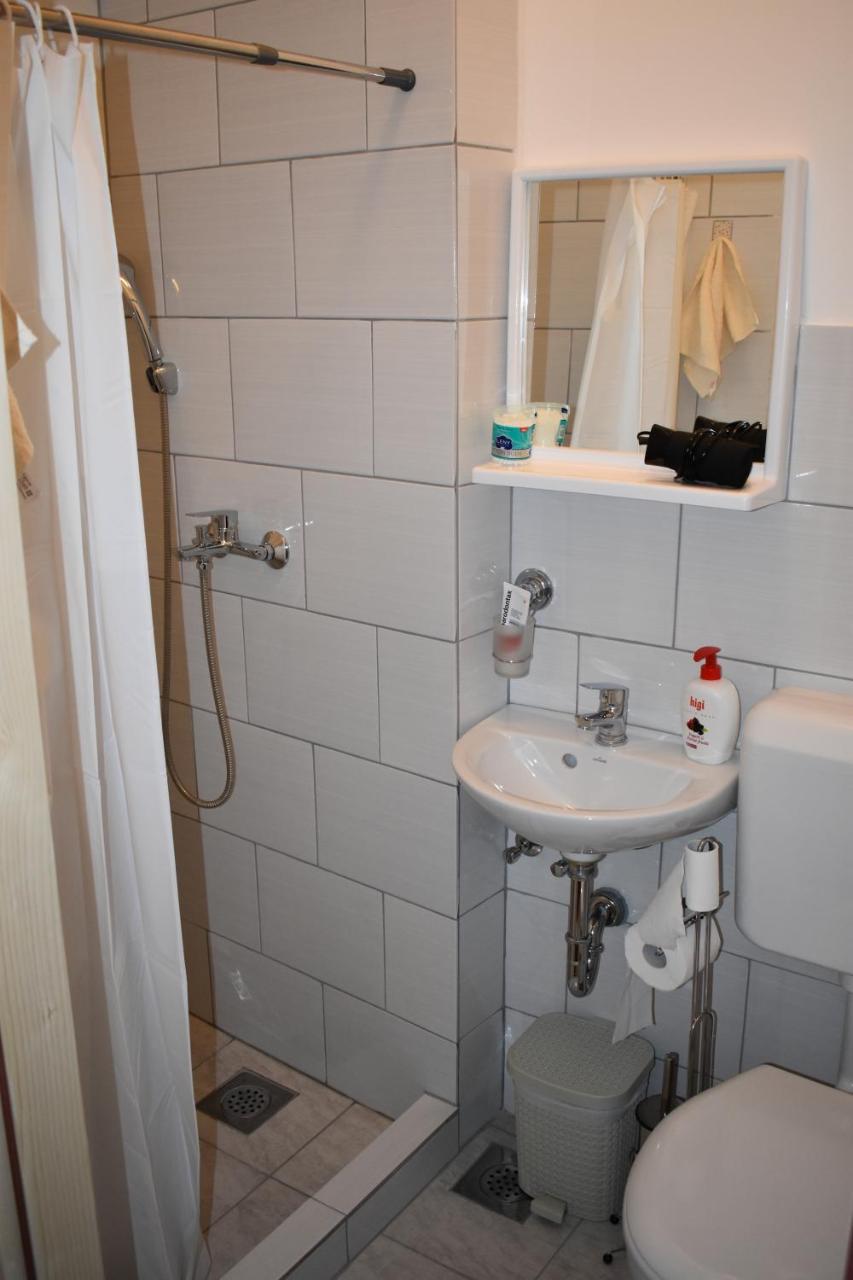 De Lux Apartment & Rooms Emilia Banja Luka Exteriör bild