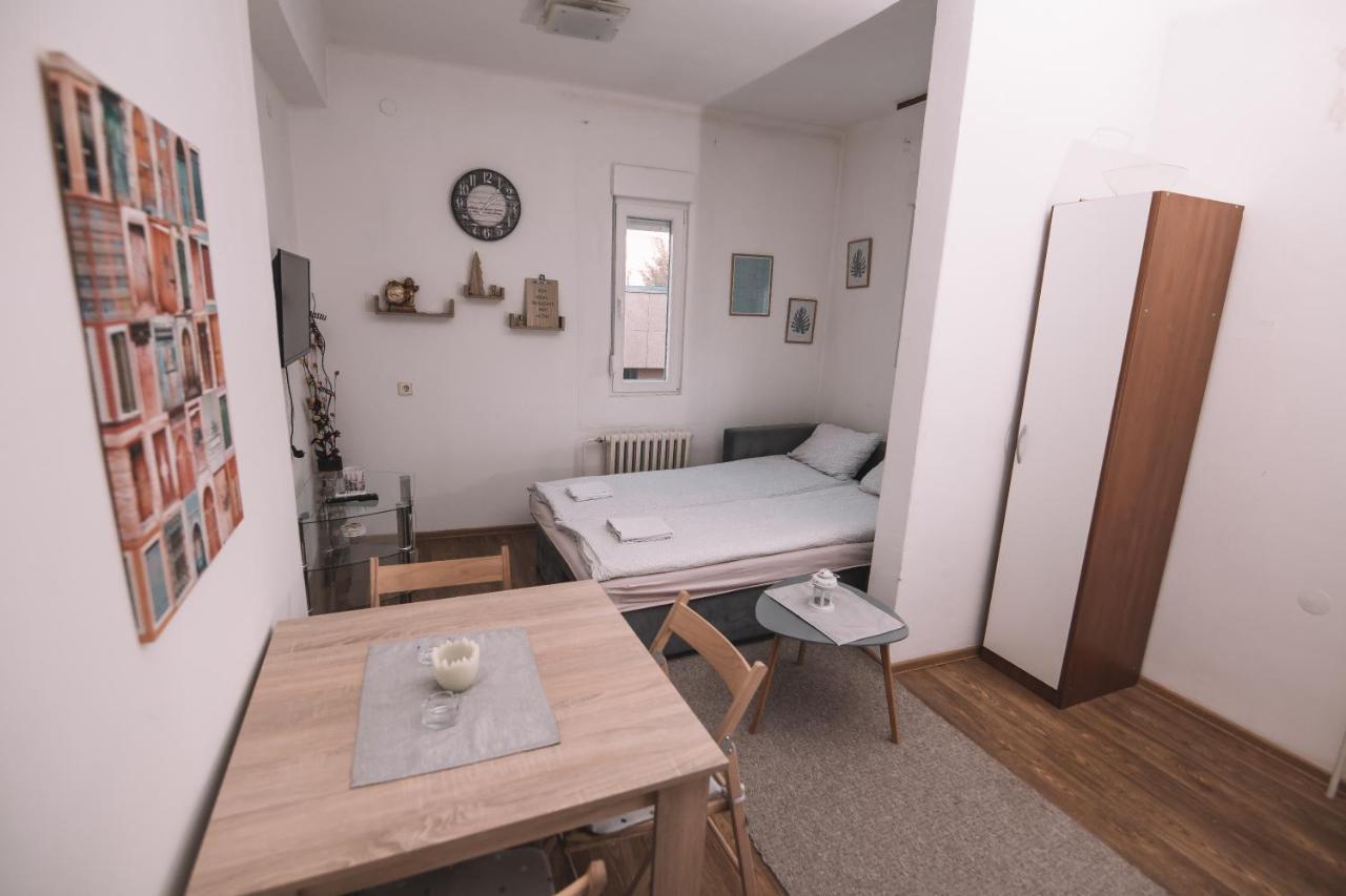 De Lux Apartment & Rooms Emilia Banja Luka Exteriör bild