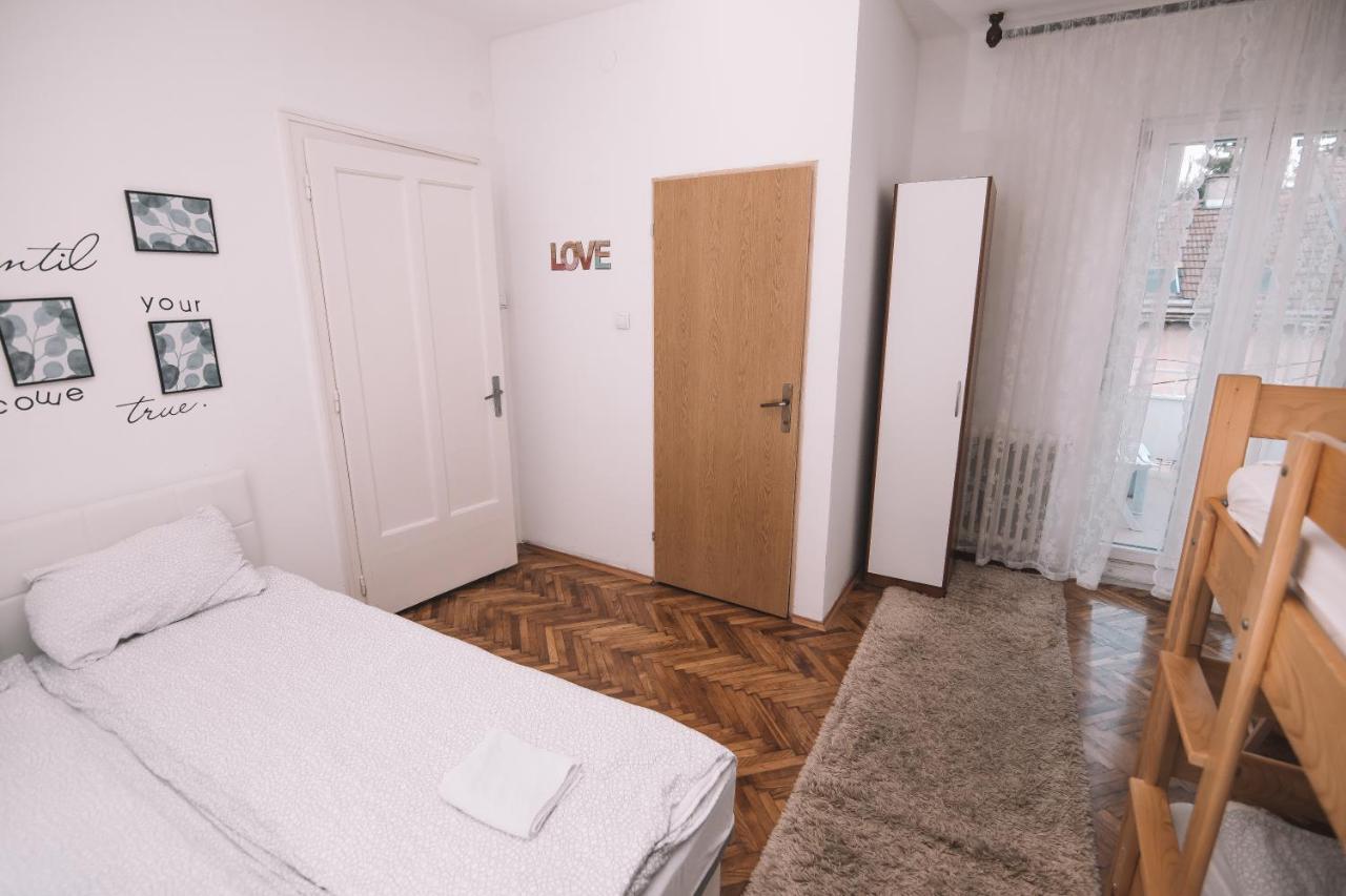 De Lux Apartment & Rooms Emilia Banja Luka Exteriör bild